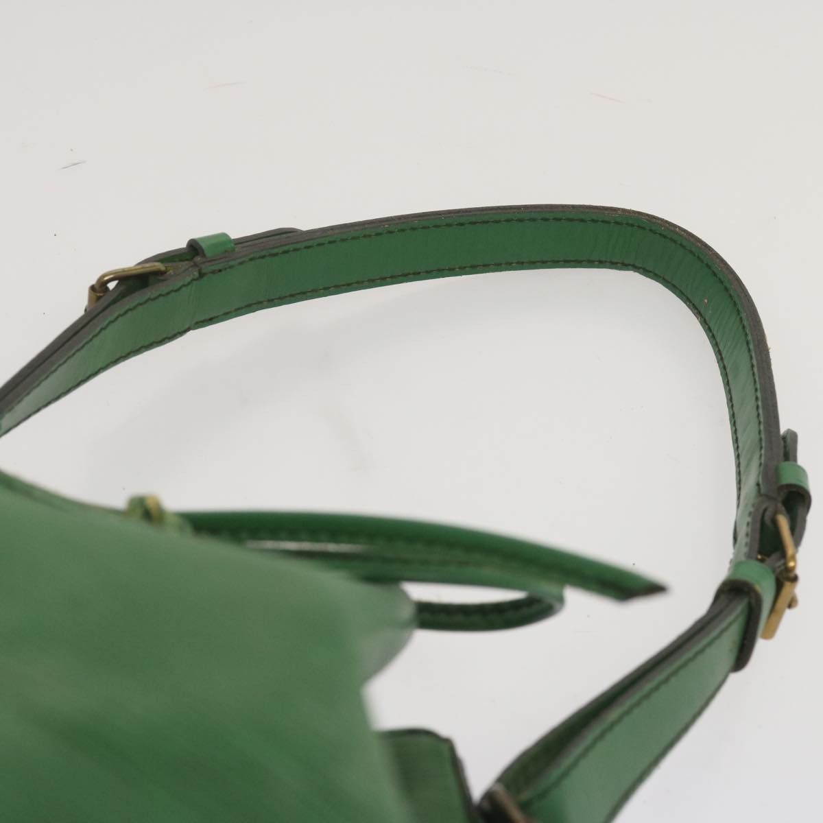 Louis Vuitton Noé Green Leather Shoulder Bag (Pre-Owned) Size ONE SIZE - 13 Thumbnail