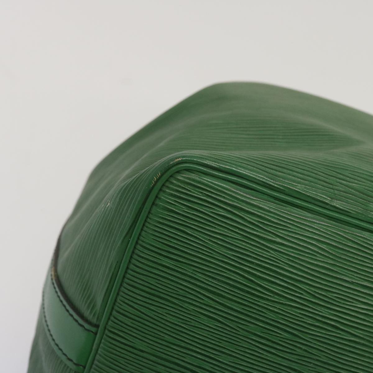 Louis Vuitton Noé Green Leather Shoulder Bag (Pre-Owned) Size ONE SIZE - 16 Thumbnail