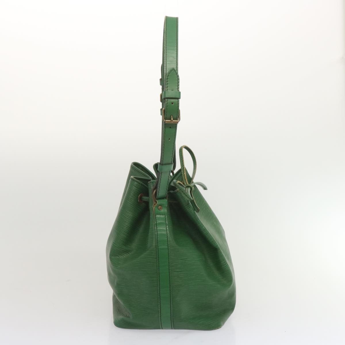 Louis Vuitton Noé Green Leather Shoulder Bag (Pre-Owned) Size ONE SIZE - 10 Thumbnail
