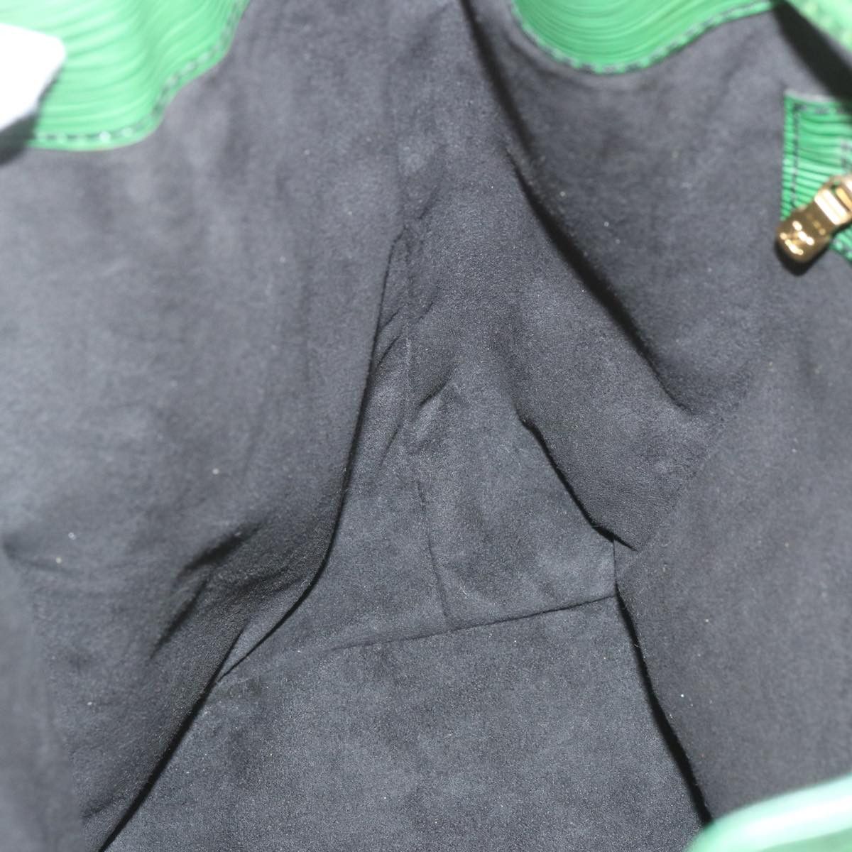Louis Vuitton Noé Green Leather Shoulder Bag (Pre-Owned) Size ONE SIZE - 20 Thumbnail