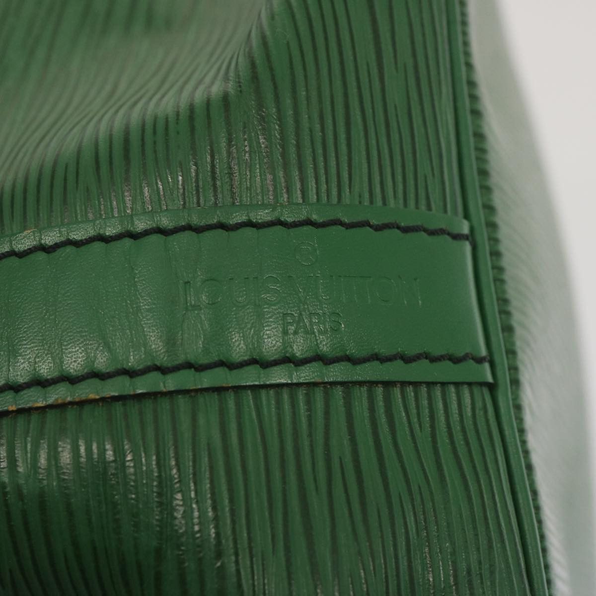 Louis Vuitton Noé Green Leather Shoulder Bag (Pre-Owned) Size ONE SIZE - 8 Thumbnail