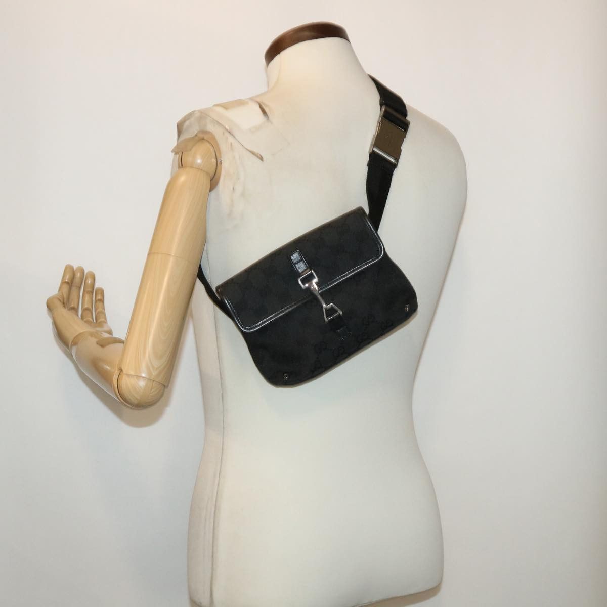 Gucci Gg Canvas Black Canvas Shoulder Bag (Pre-Owned) Size ONE SIZE - 7 Thumbnail