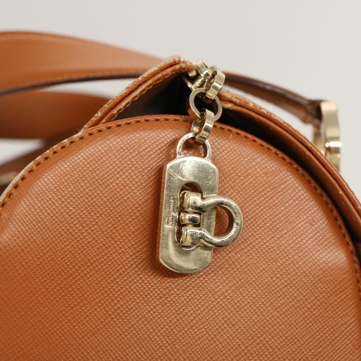 Salvatore Ferragamo Gancini Brown Leather Handbag (Pre-Owned) Size ONE SIZE - 17 Thumbnail