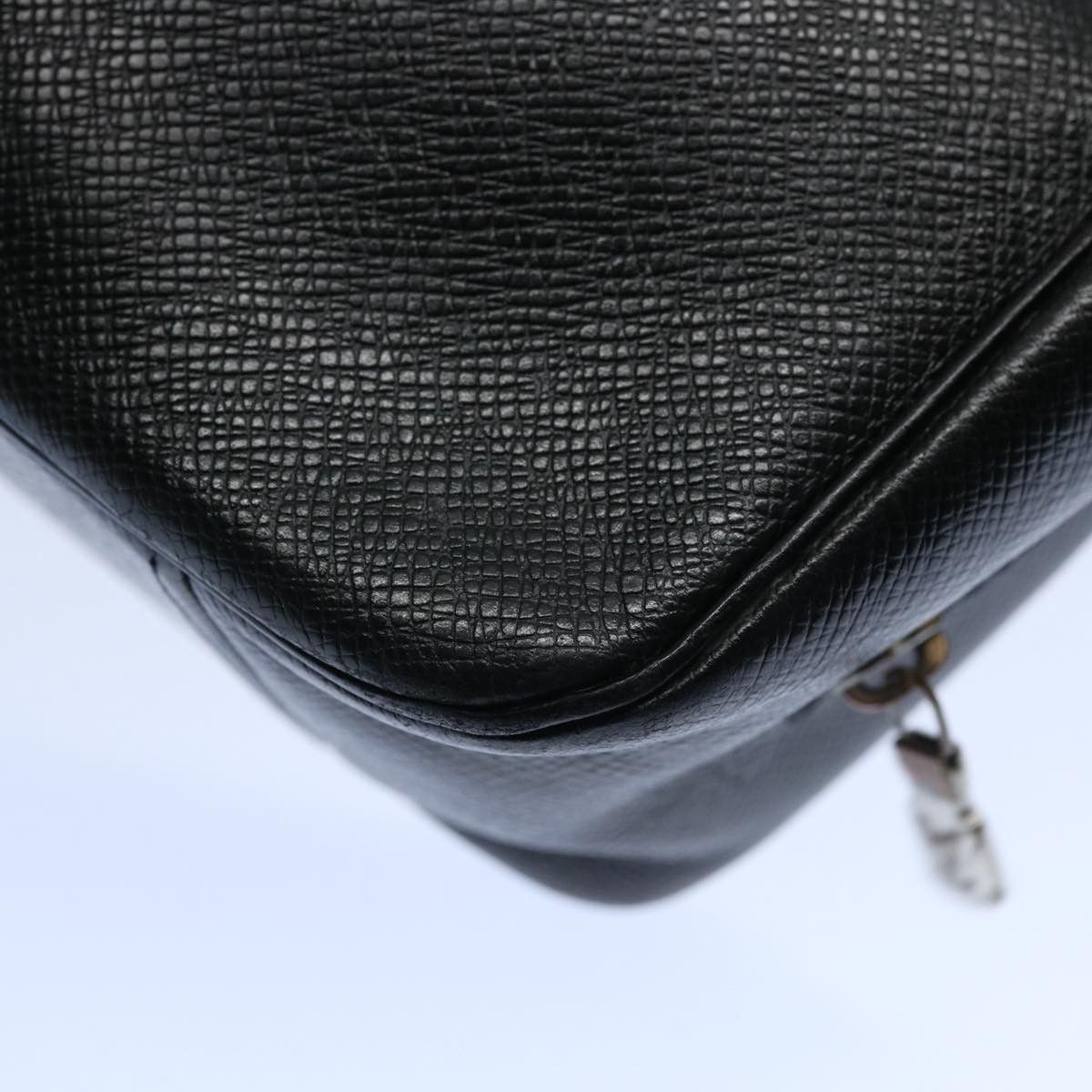 Louis Vuitton Black Leather Clutch Bag (Pre-Owned) Size ONE SIZE - 13 Thumbnail