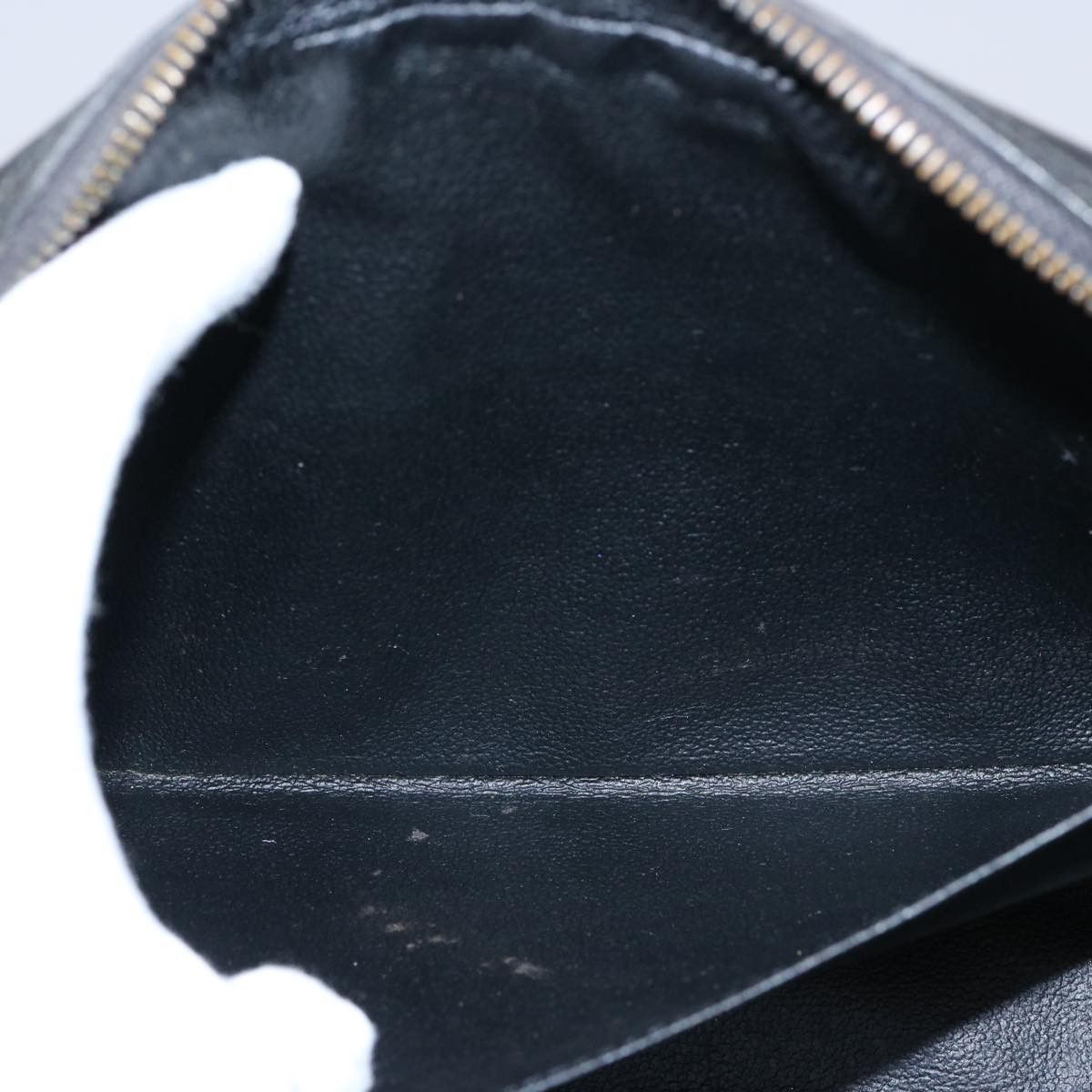 Louis Vuitton Black Leather Clutch Bag (Pre-Owned) Size ONE SIZE - 19 Thumbnail