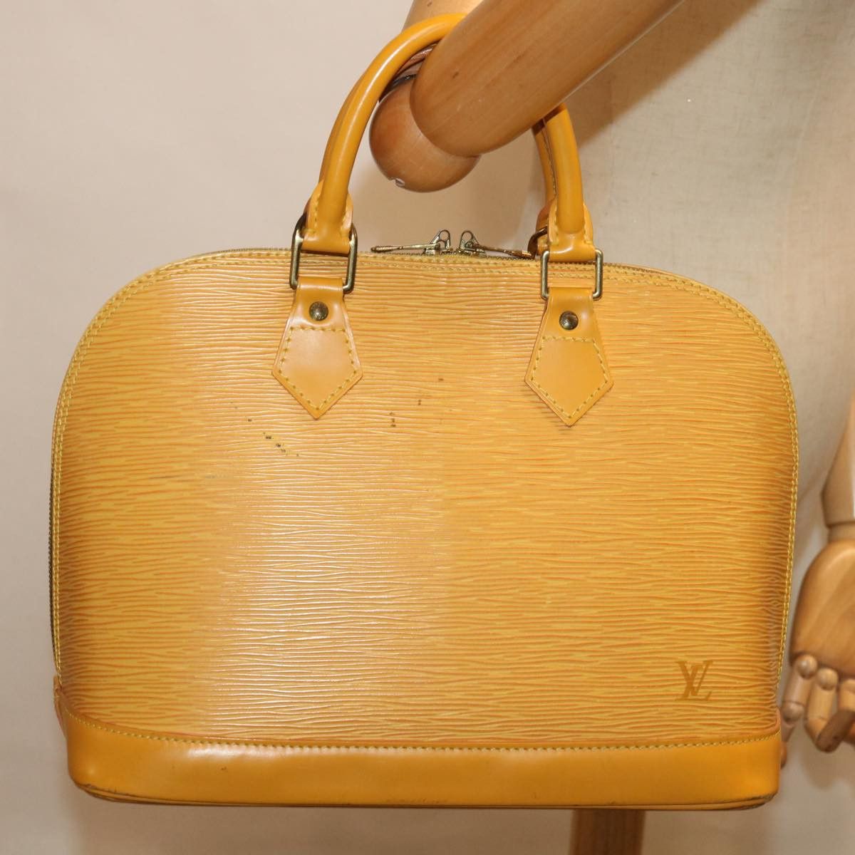 Louis Vuitton Alma Yellow Leather Handbag (Pre-Owned) Size ONE SIZE - 7 Thumbnail