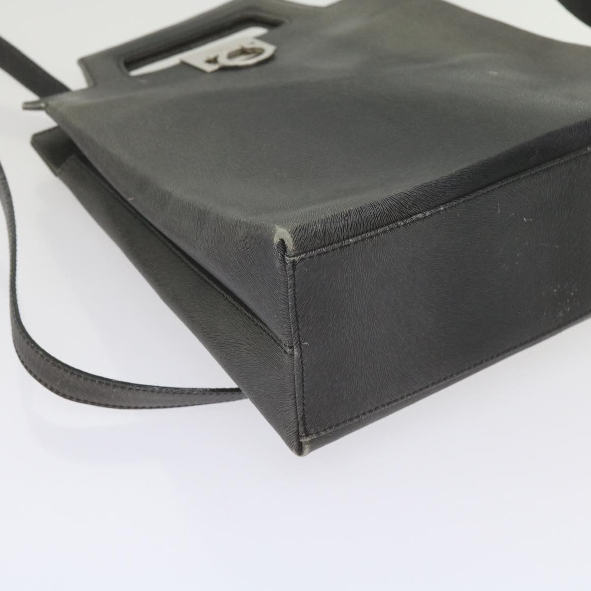 Salvatore Ferragamo Gancini Black Leather Handbag (Pre-Owned) Size ONE SIZE - 17 Thumbnail