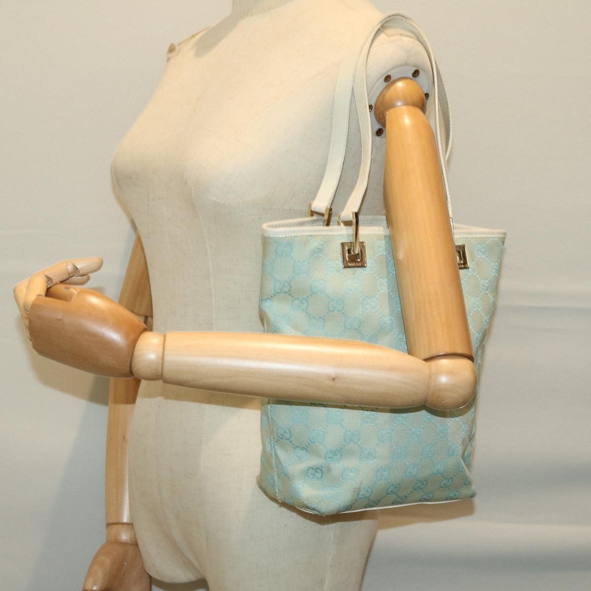 Gucci Gg Canvas Blue Canvas Handbag (Pre-Owned) Size ONE SIZE - 20 Thumbnail