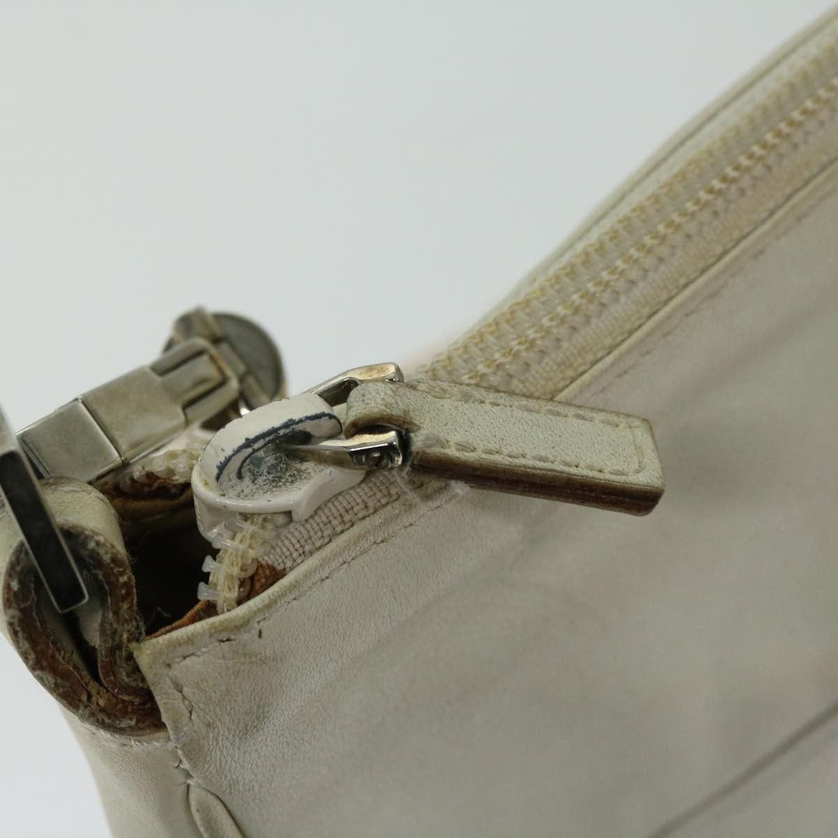 Gucci Bamboo White Leather Handbag (Pre-Owned) Size ONE SIZE - 20 Thumbnail