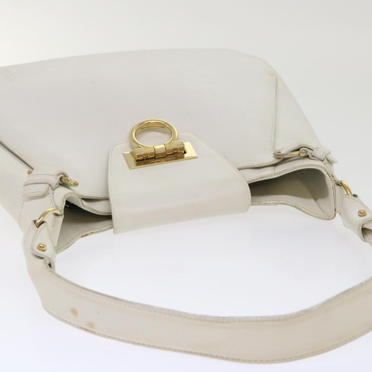 Salvatore Ferragamo White Leather Shoulder Bag (Pre-Owned) Size ONE SIZE - 12 Thumbnail