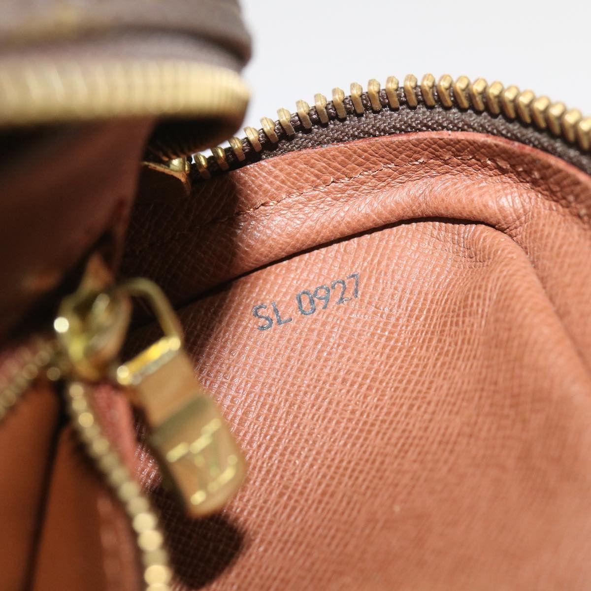 Louis Vuitton Marly Dragonne Brown Canvas Clutch Bag (Pre-Owned) Size ONE SIZE - 6 Thumbnail