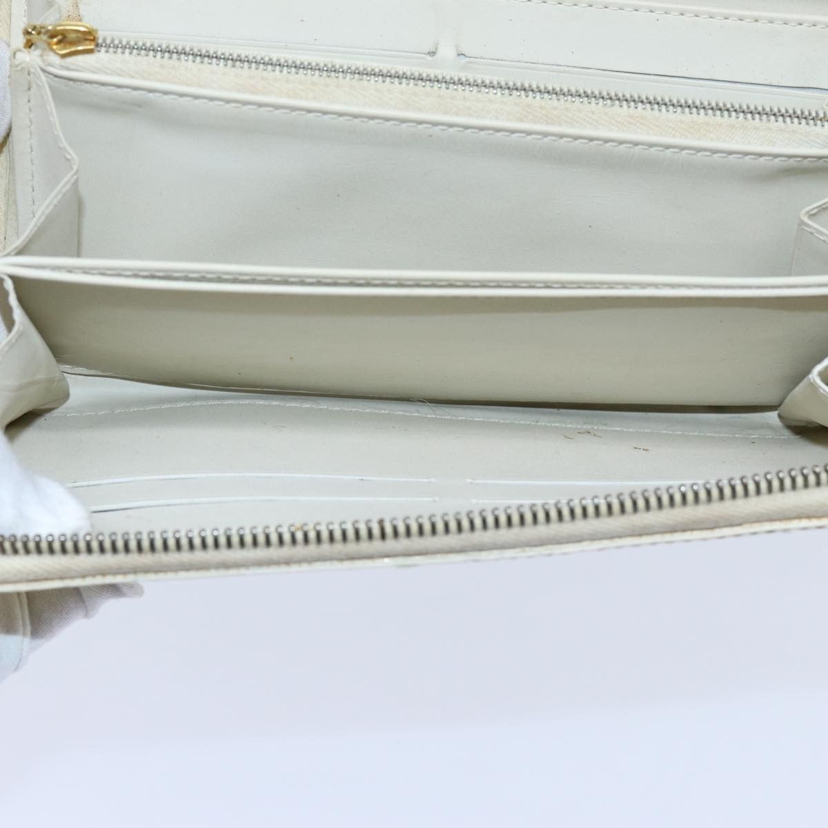 Louis Vuitton Zippy Wallet Ecru Patent Leather Wallet (Pre-Owned) Size ONE SIZE - 20 Thumbnail