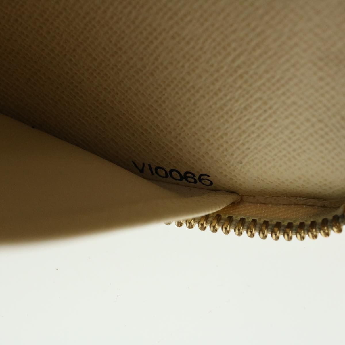 Louis Vuitton Zippy Organizer White Canvas Wallet (Pre-Owned) Size ONE SIZE - 6 Thumbnail