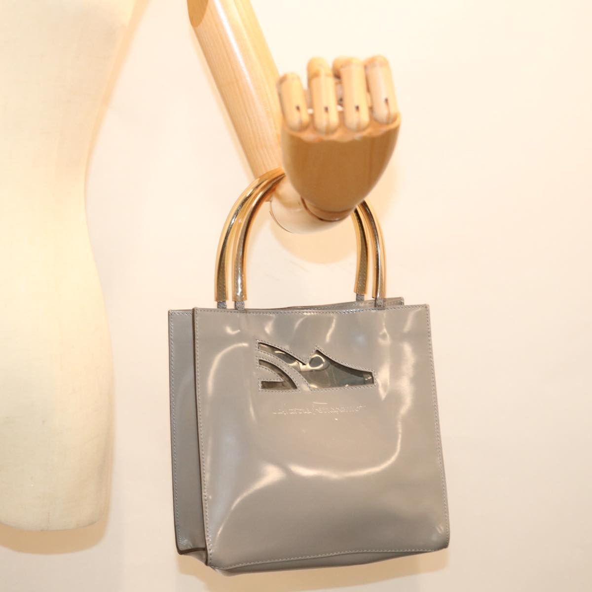 Salvatore Ferragamo Grey Patent Leather Handbag (Pre-Owned) Size ONE SIZE - 7 Thumbnail