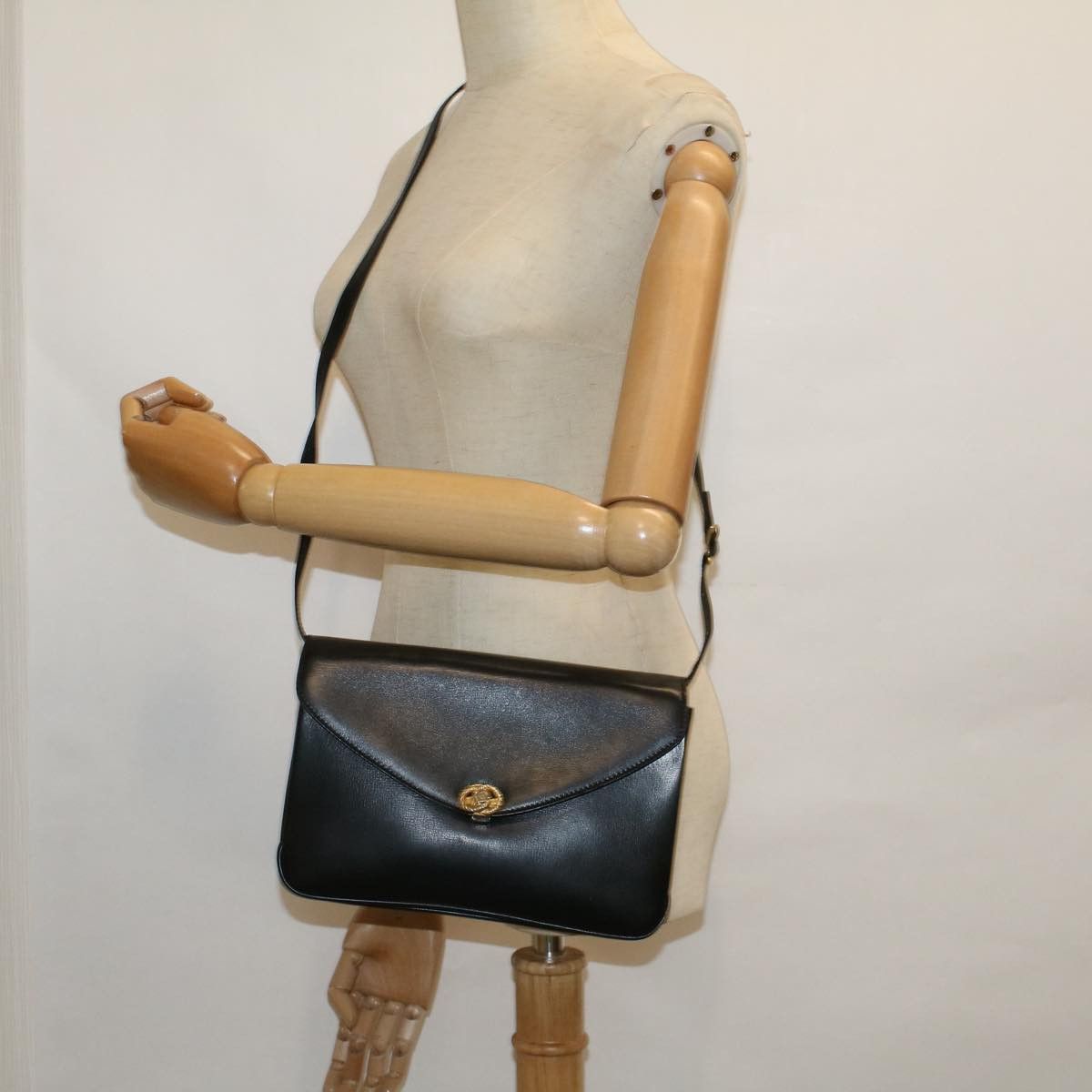 Bally Black Leather Shoulder Bag (Pre-Owned) Size ONE SIZE - 6 Thumbnail