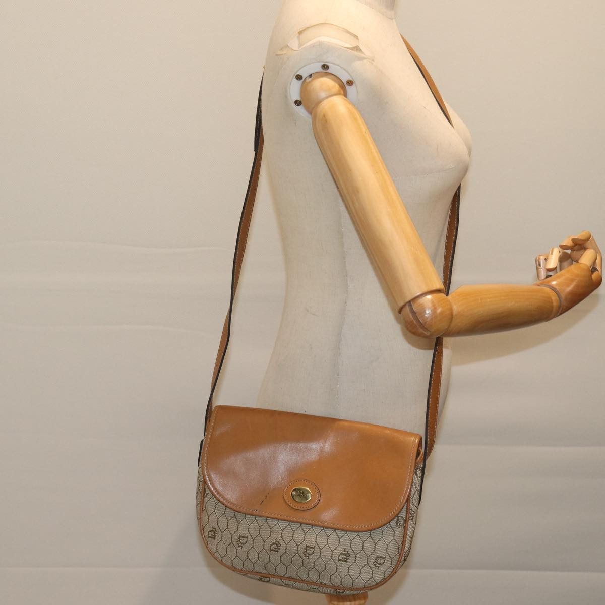 Dior Honeycomb Beige Canvas Shoulder Bag (Pre-Owned) Size ONE SIZE - 7 Thumbnail