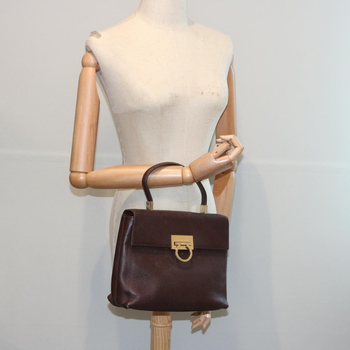 Salvatore Ferragamo Gancini Brown Leather Handbag (Pre-Owned) Size ONE SIZE - 7 Thumbnail