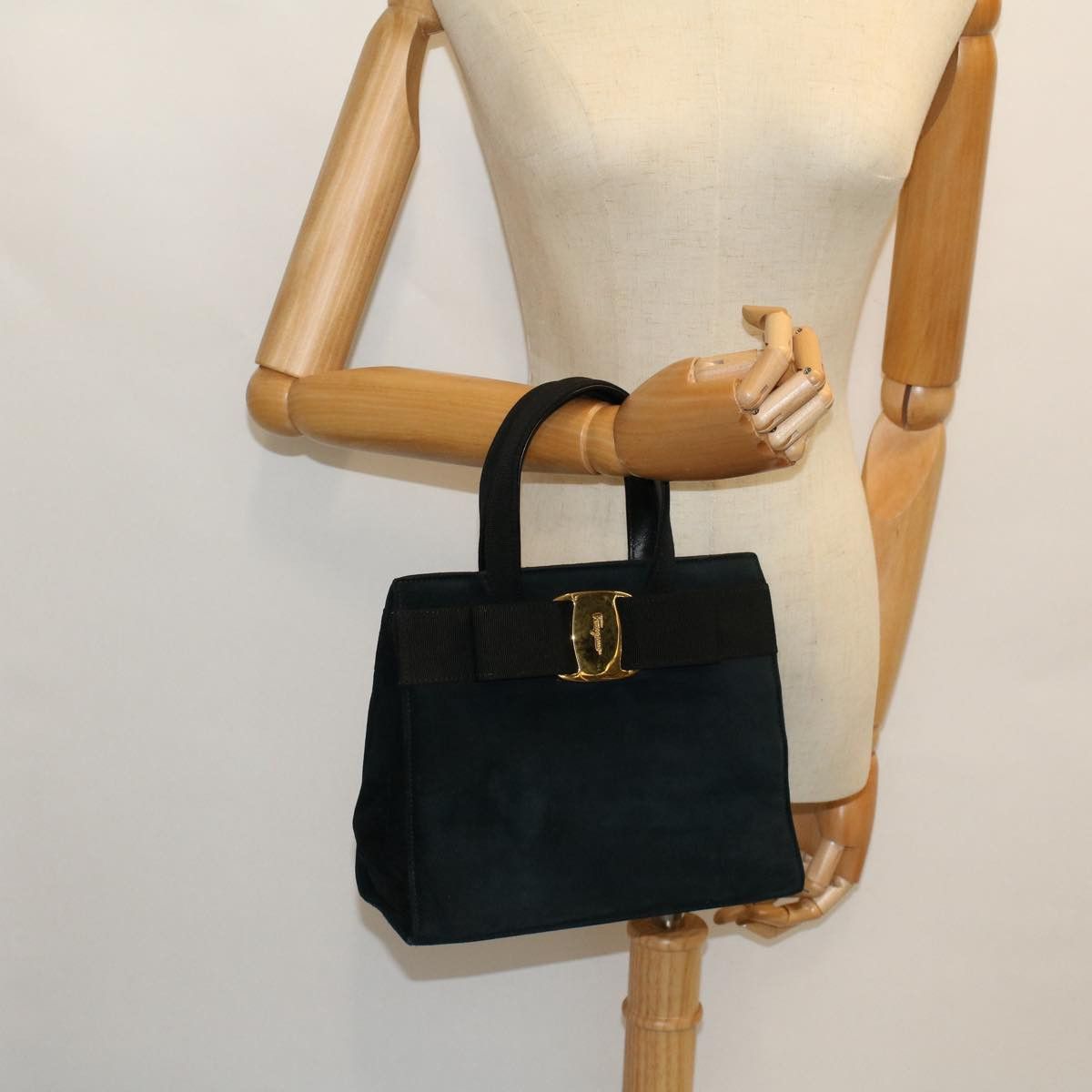 Salvatore Ferragamo Vara Black Suede Handbag (Pre-Owned) Size ONE SIZE - 7 Thumbnail