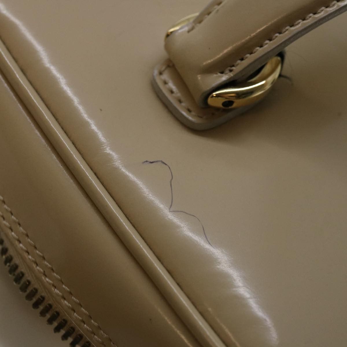 Gucci Vanity Ecru Patent Leather Clutch Bag (Pre-Owned) Size ONE SIZE - 11 Thumbnail