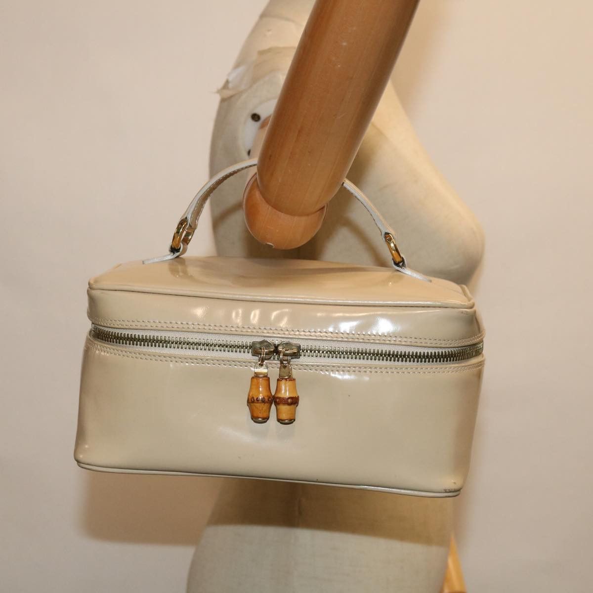 Gucci Vanity Ecru Patent Leather Clutch Bag (Pre-Owned) Size ONE SIZE - 7 Thumbnail