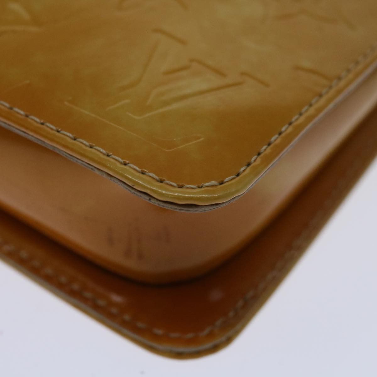 Louis Vuitton Lexington Beige Patent Leather Clutch Bag (Pre-Owned) Size ONE SIZE - 16 Thumbnail