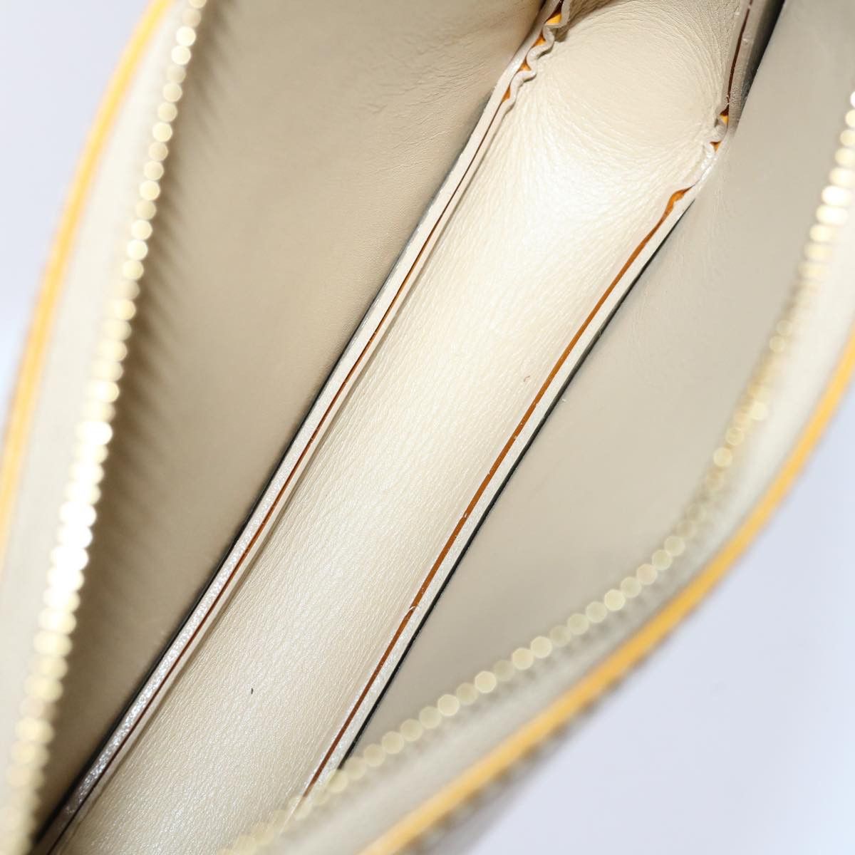 Louis Vuitton Lexington Beige Patent Leather Clutch Bag (Pre-Owned) Size ONE SIZE - 18 Thumbnail
