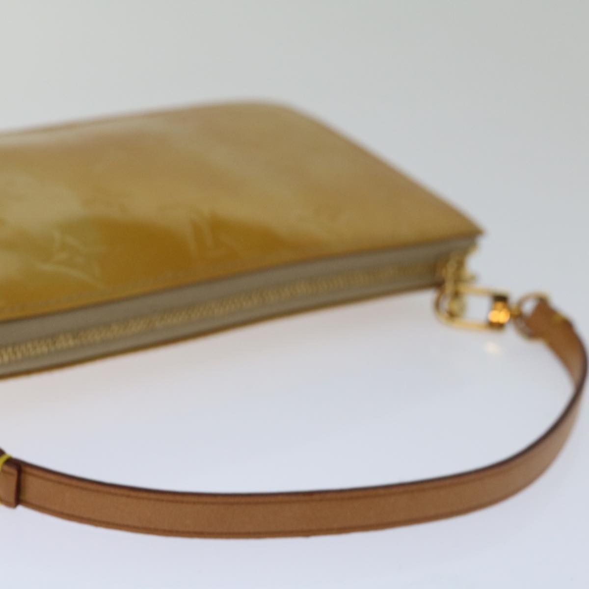 Louis Vuitton Lexington Beige Patent Leather Clutch Bag (Pre-Owned) Size ONE SIZE - 4 Thumbnail