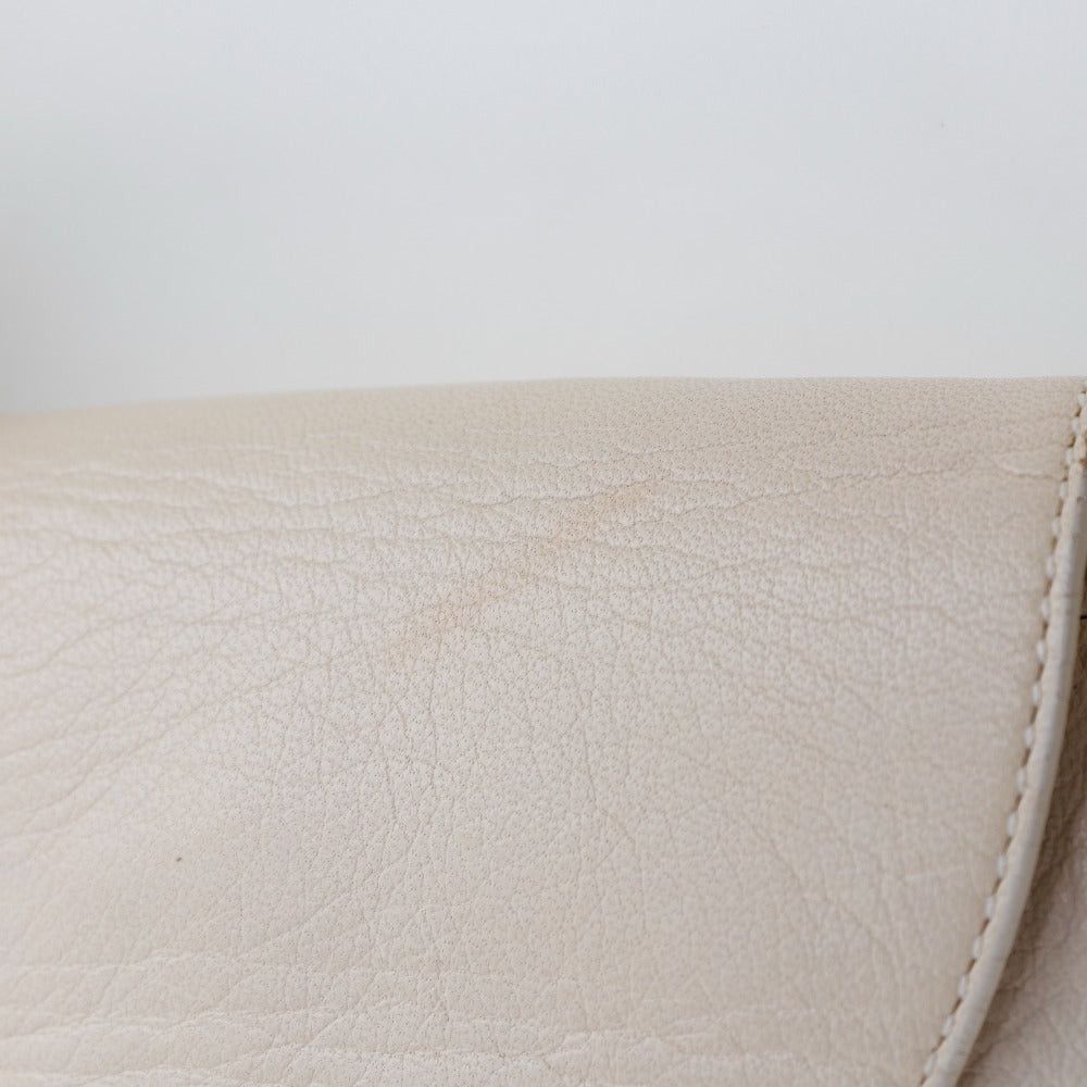 Salvatore Ferragamo Gancini White Leather Shoulder Bag (Pre-Owned) Size ONE SIZE - 9 Thumbnail