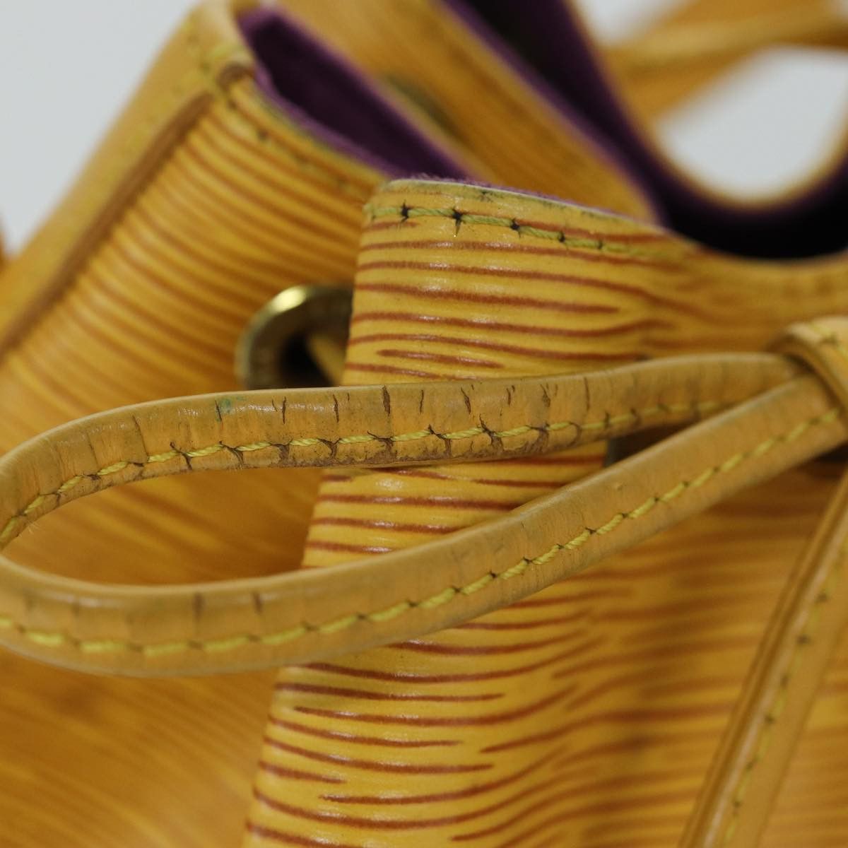 Louis Vuitton Noé Yellow Leather Shoulder Bag (Pre-Owned) Size ONE SIZE - 13 Thumbnail