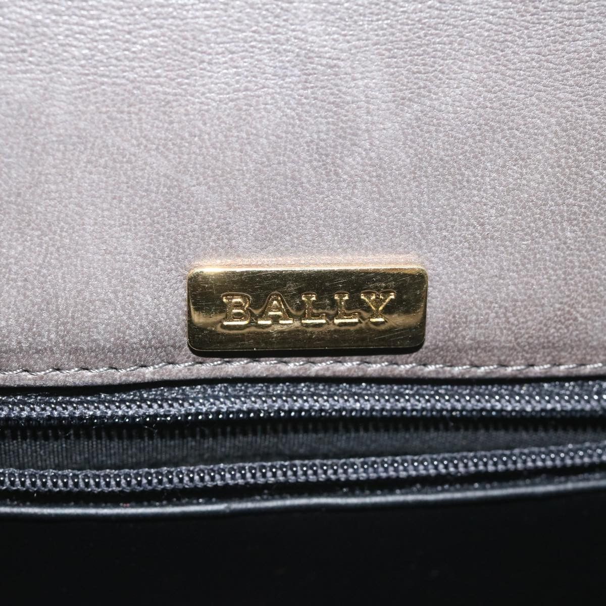 Bally Black Leather Shoulder Bag (Pre-Owned) Size ONE SIZE - 18 Thumbnail