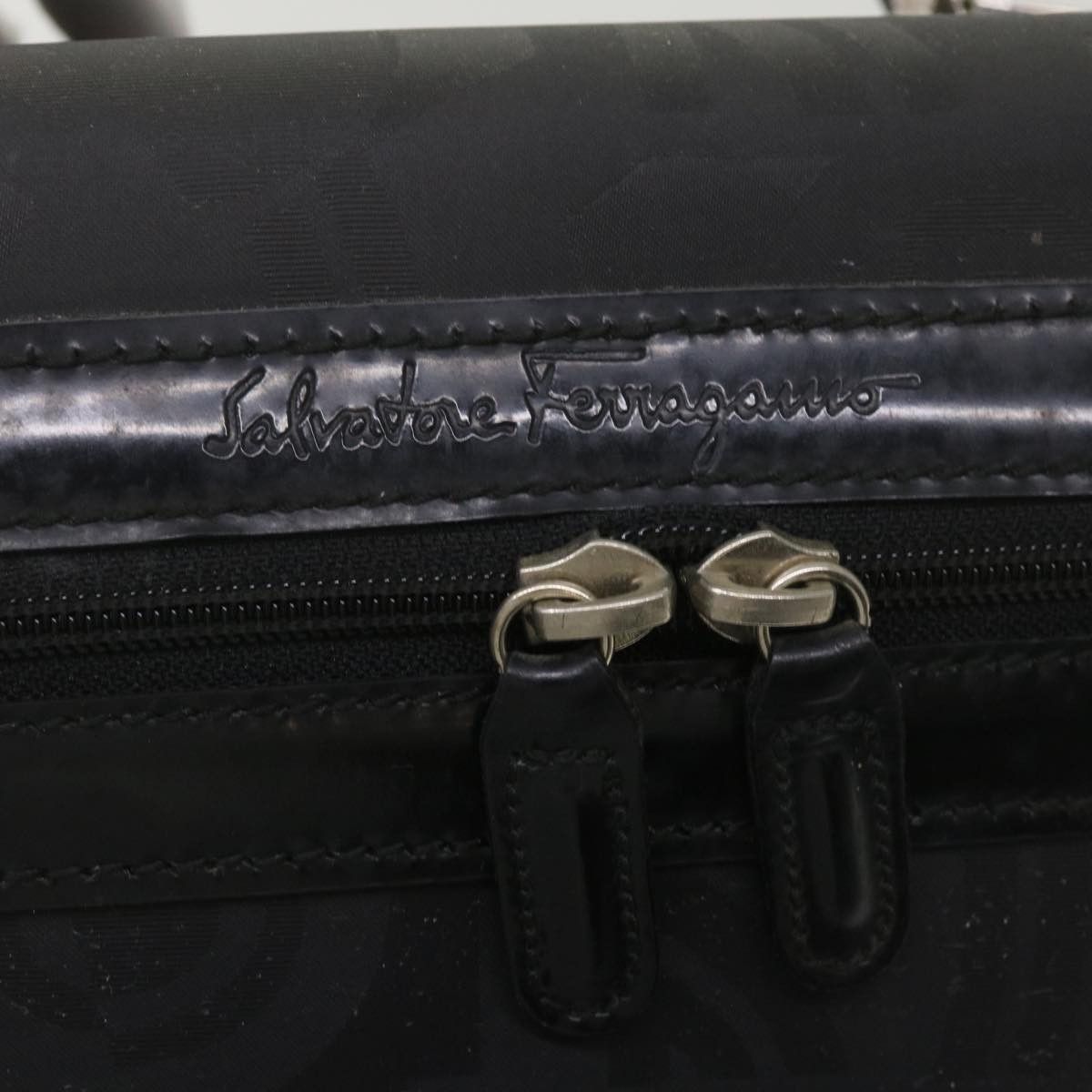 Salvatore Ferragamo Black Leather Handbag (Pre-Owned) Size ONE SIZE - 20 Thumbnail