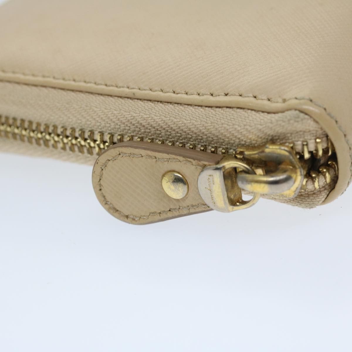 Salvatore Ferragamo Gancini Beige Leather Wallet (Pre-Owned) Size ONE SIZE - 16 Thumbnail