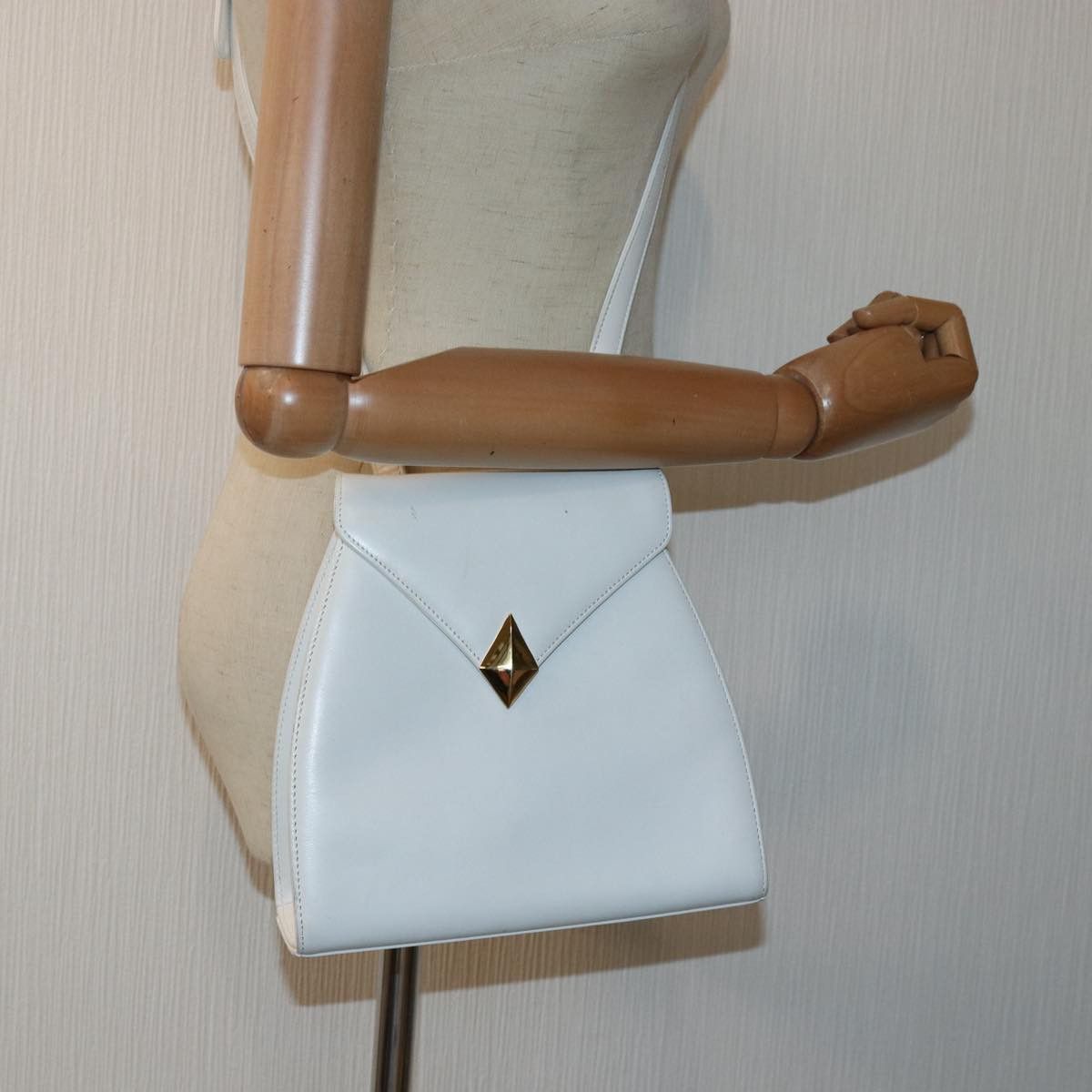 Givenchy White Leather Shoulder Bag (Pre-Owned) Size ONE SIZE - 7 Thumbnail