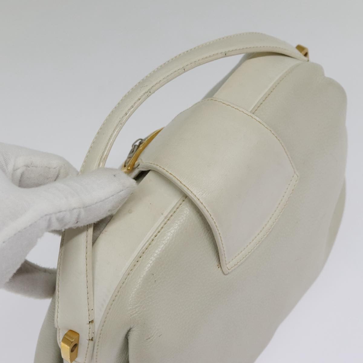 Gucci White Leather Shoulder Bag (Pre-Owned) Size ONE SIZE - 17 Thumbnail