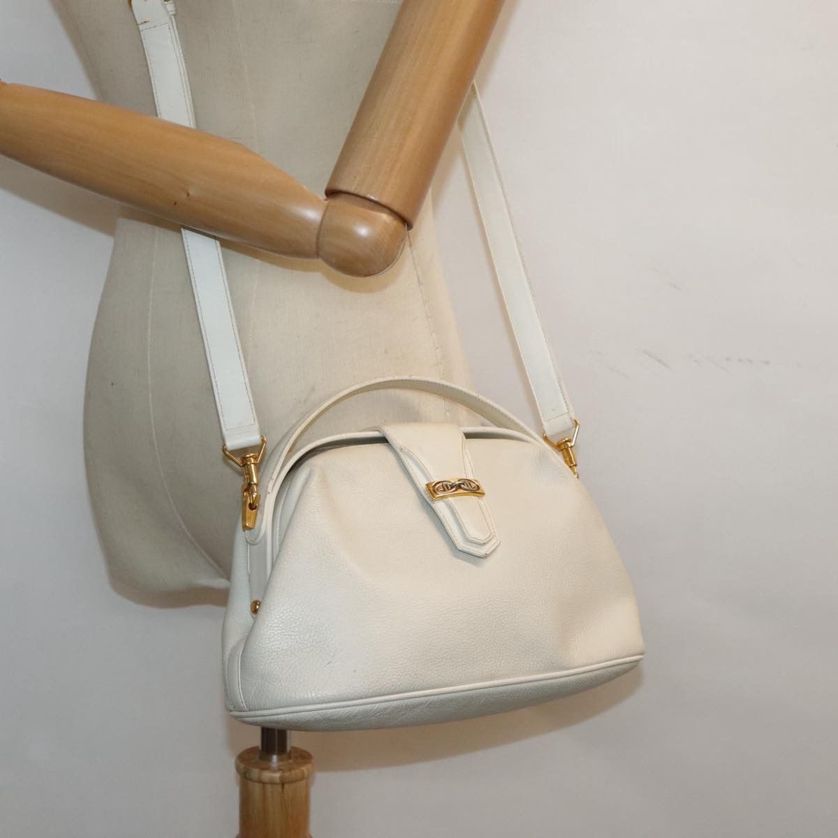 Gucci White Leather Shoulder Bag (Pre-Owned) Size ONE SIZE - 16 Thumbnail