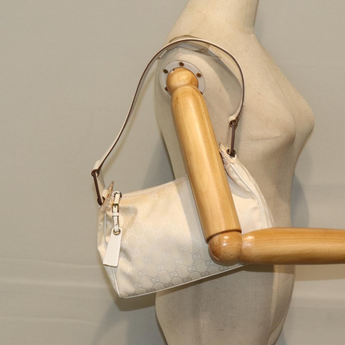 Gucci Gg Canvas White Canvas Shoulder Bag (Pre-Owned) Size ONE SIZE - 7 Thumbnail