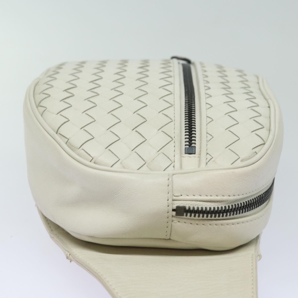 Bottega Veneta Intrecciato White Leather Shoulder Bag (Pre-Owned) Size ONE SIZE - 10 Thumbnail