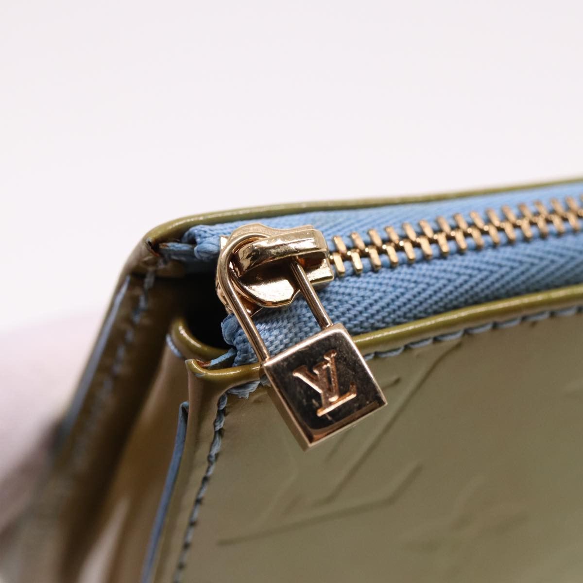 Louis Vuitton Lexington Beige Patent Leather Clutch Bag (Pre-Owned) Size ONE SIZE - 17 Thumbnail