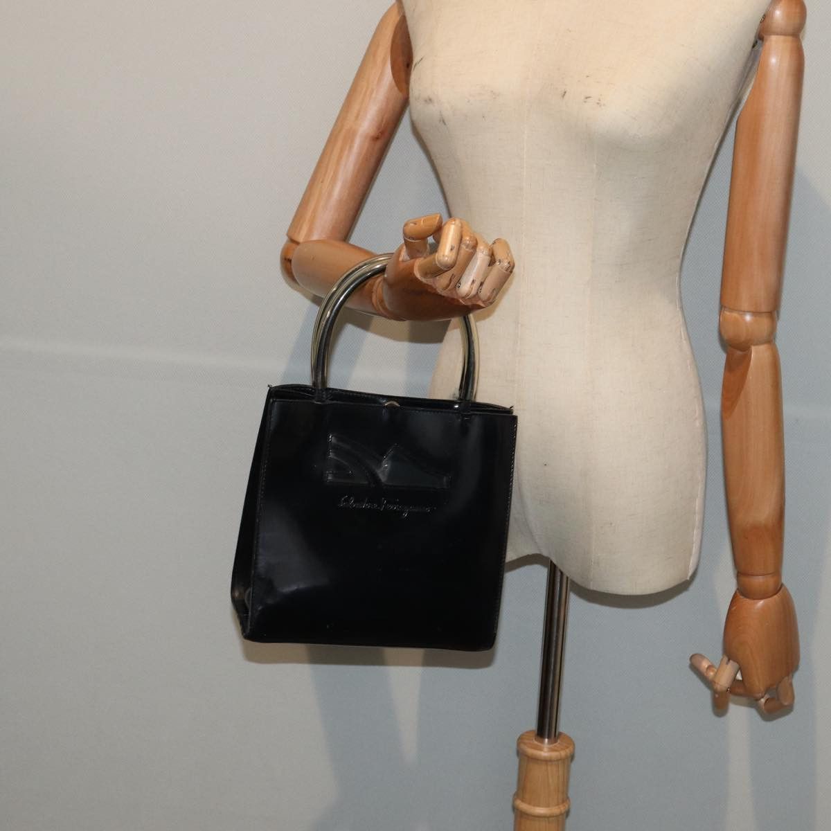 Salvatore Ferragamo Black Leather Handbag (Pre-Owned) Size ONE SIZE - 7 Thumbnail