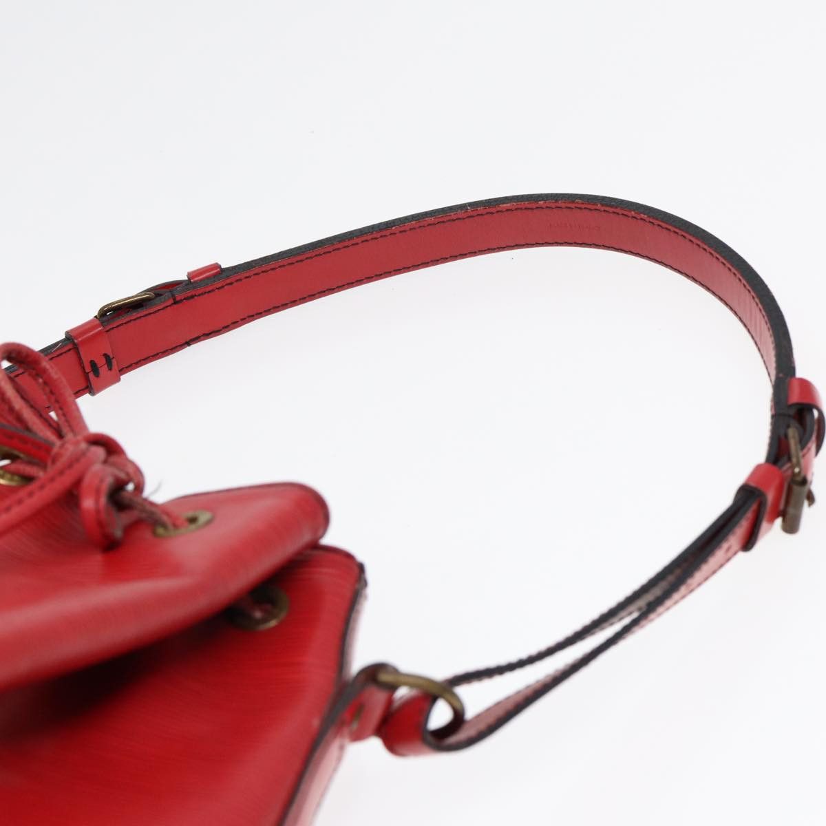 Louis Vuitton Noé Red Leather Shoulder Bag (Pre-Owned) Size ONE SIZE - 13 Thumbnail
