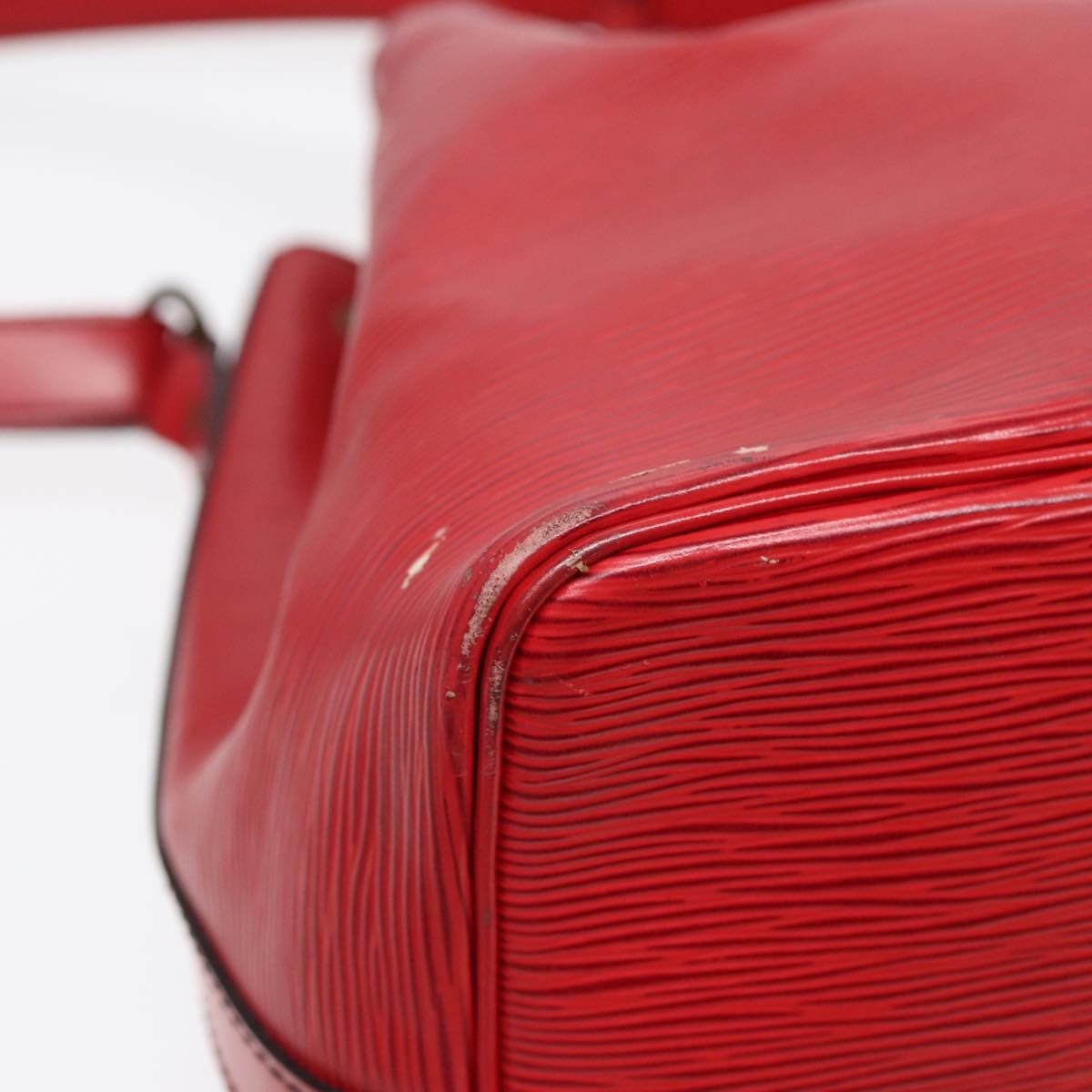 Louis Vuitton Noé Red Leather Shoulder Bag (Pre-Owned) Size ONE SIZE - 17 Thumbnail
