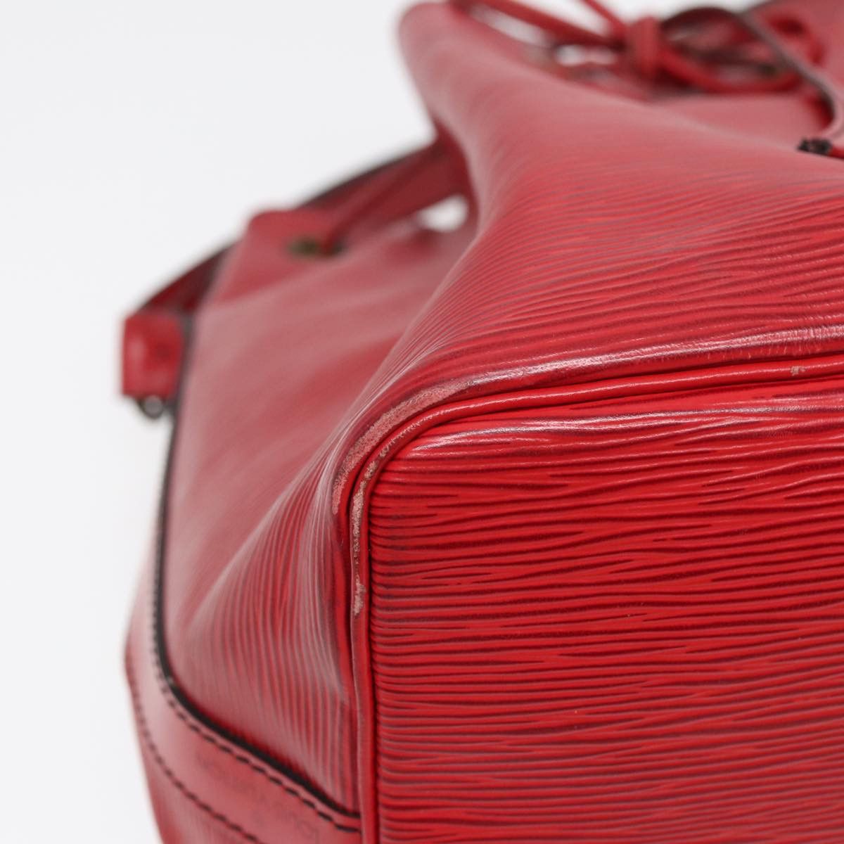 Louis Vuitton Noé Red Leather Shoulder Bag (Pre-Owned) Size ONE SIZE - 15 Thumbnail