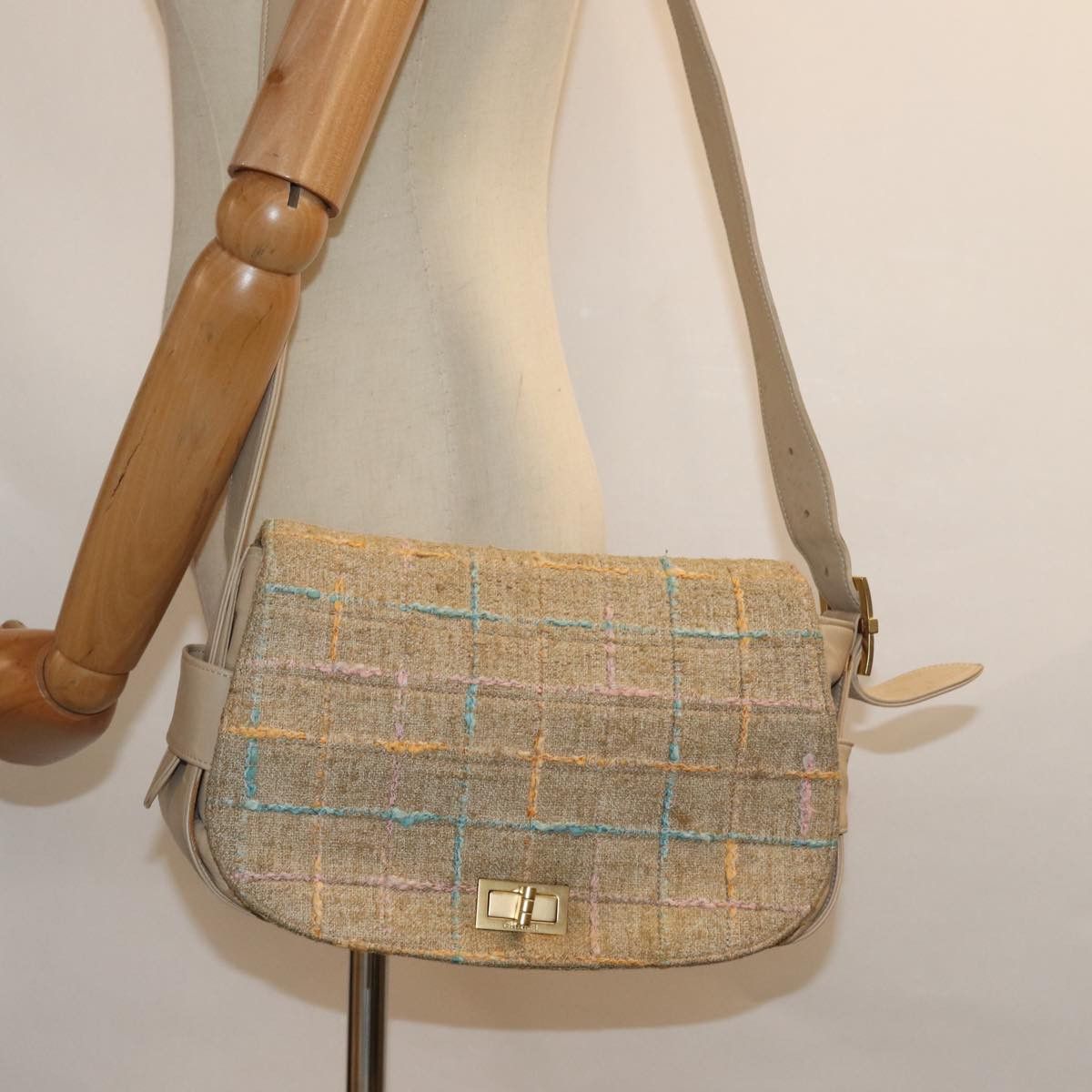 Chanel Single Flap Beige Wool Shoulder Bag (Pre-Owned) Size ONE SIZE - 7 Thumbnail