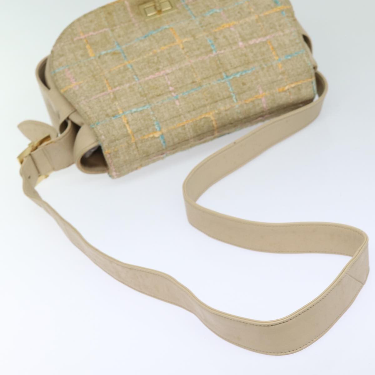 Chanel Single Flap Beige Wool Shoulder Bag (Pre-Owned) Size ONE SIZE - 4 Thumbnail