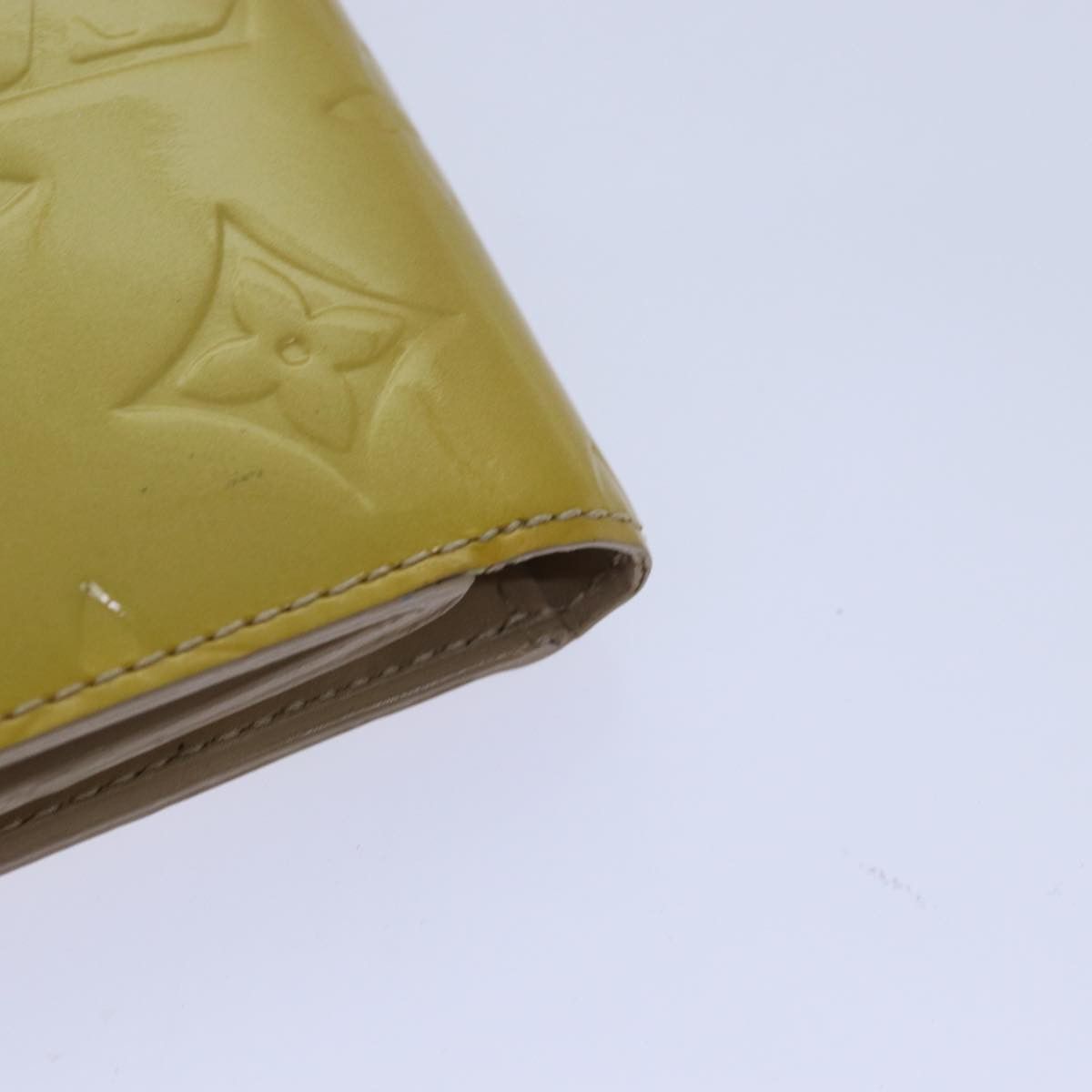 Louis Vuitton Walker Beige Patent Leather Wallet (Pre-Owned) Size ONE SIZE - 17 Thumbnail