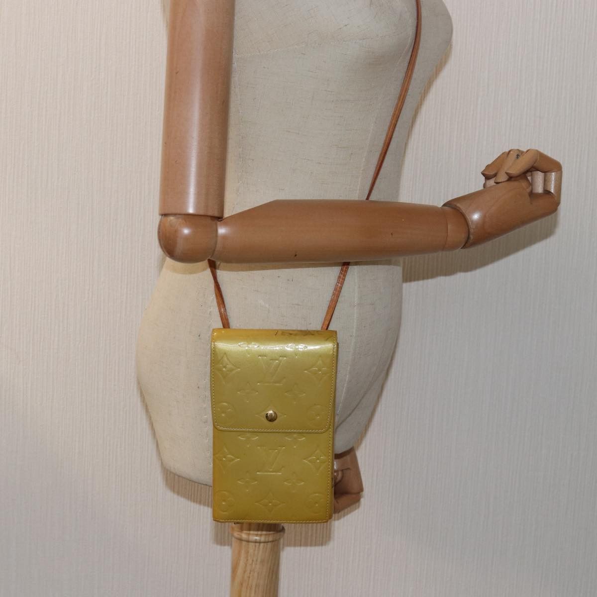 Louis Vuitton Walker Beige Patent Leather Wallet (Pre-Owned) Size ONE SIZE - 7 Thumbnail