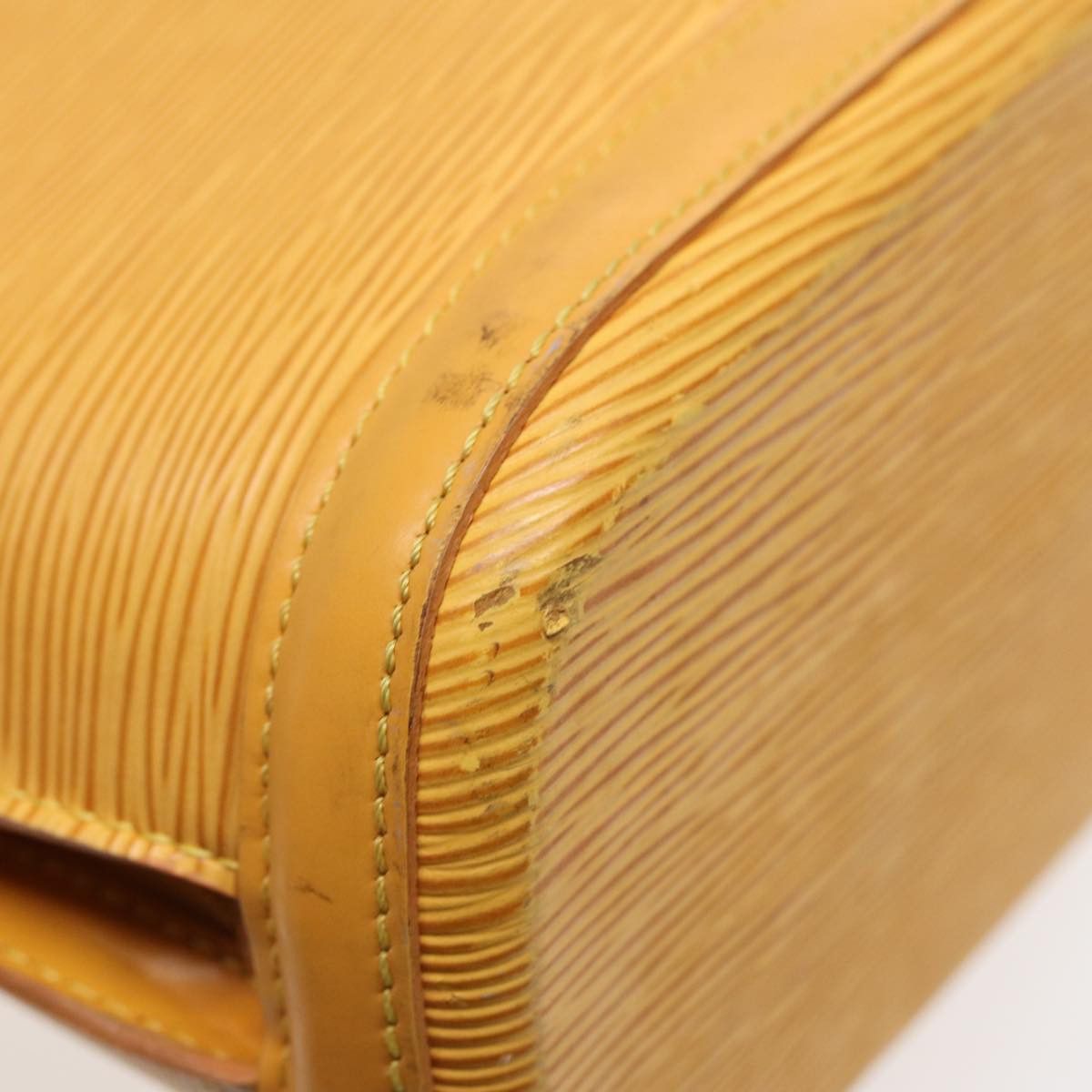 Louis Vuitton Lussac Yellow Leather Shoulder Bag (Pre-Owned) Size ONE SIZE - 17 Thumbnail
