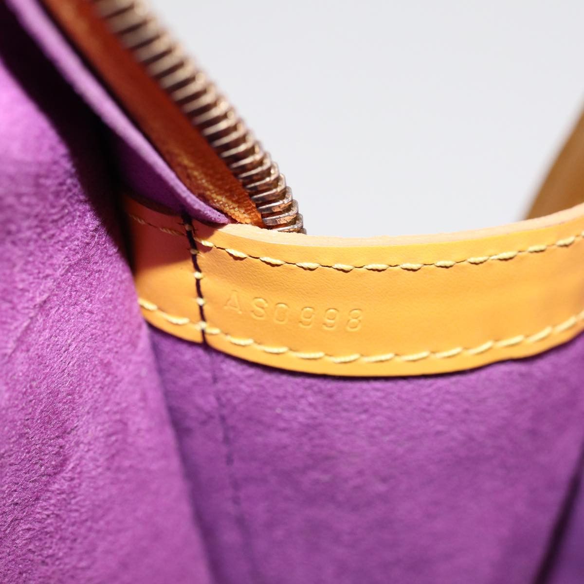 Louis Vuitton Lussac Yellow Leather Shoulder Bag (Pre-Owned) Size ONE SIZE - 8 Thumbnail