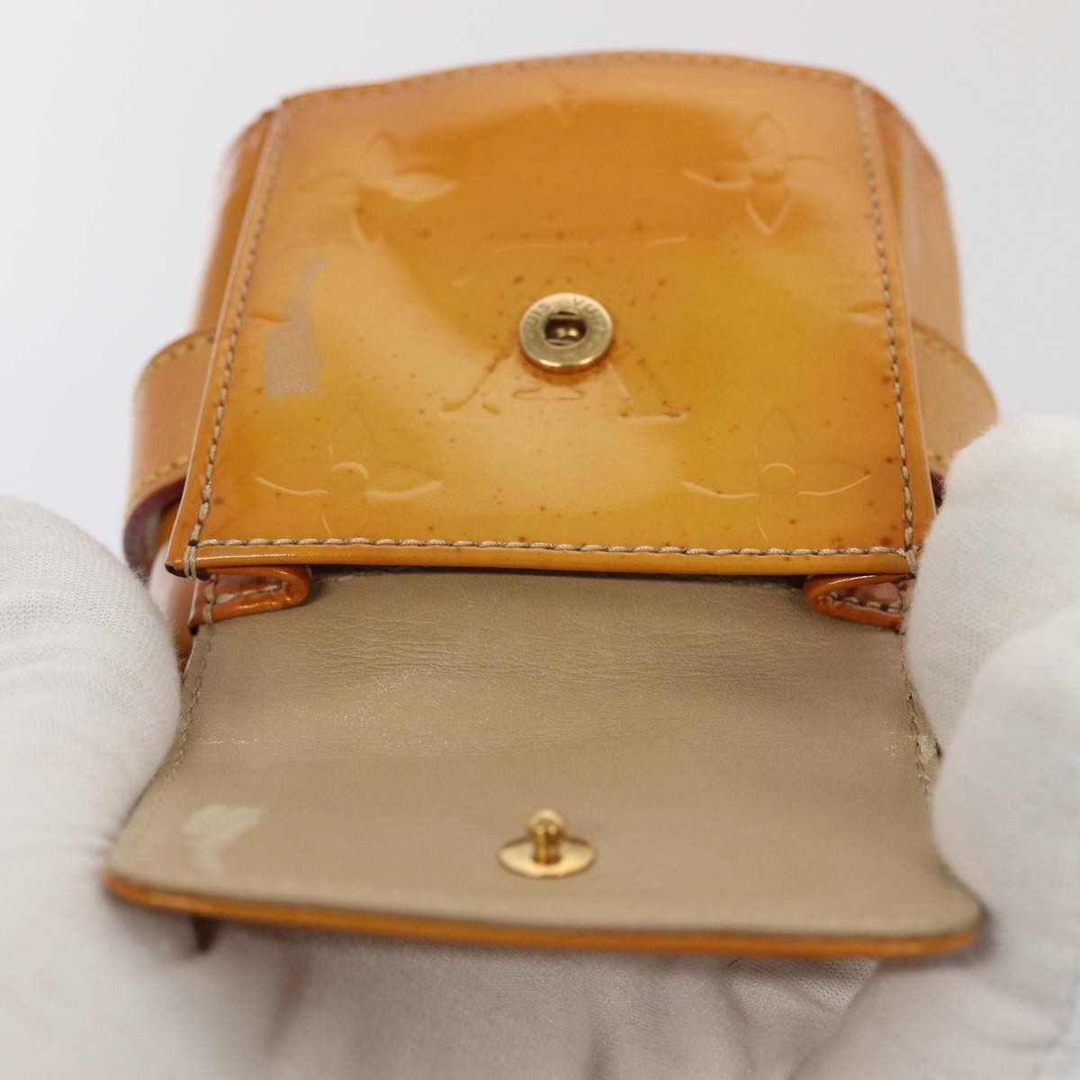 Louis Vuitton Lafayette Street Beige Patent Leather Wallet (Pre-Owned) Size ONE SIZE - 17 Thumbnail