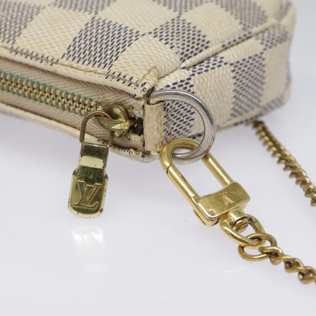Louis Vuitton Pochette Accessoire White Canvas Clutch Bag (Pre-Owned) Size ONE SIZE - 19 Thumbnail